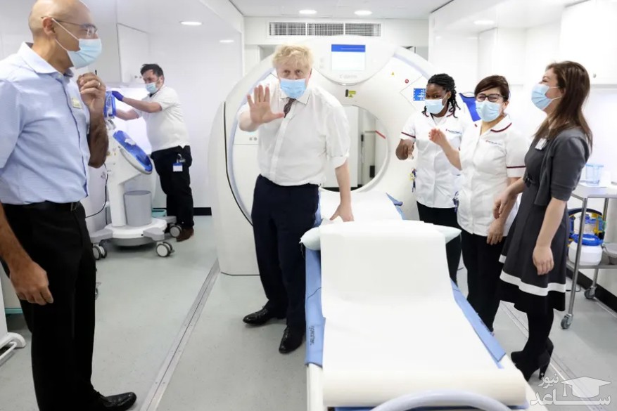 نخست وزیر انگلیس در بازدید از بیمارستانی در لندن/ خبرگزاری فرانسه