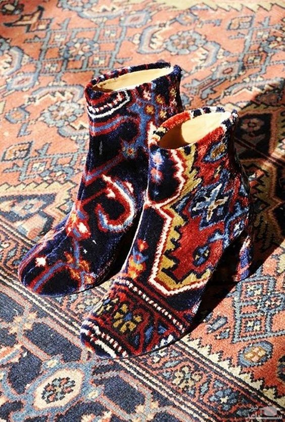 کفش با الهام از فرش ایرانی