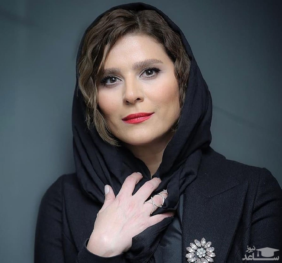 تلاش سحر دولتشاهی برای نشان دادن خودروی لاکچریش