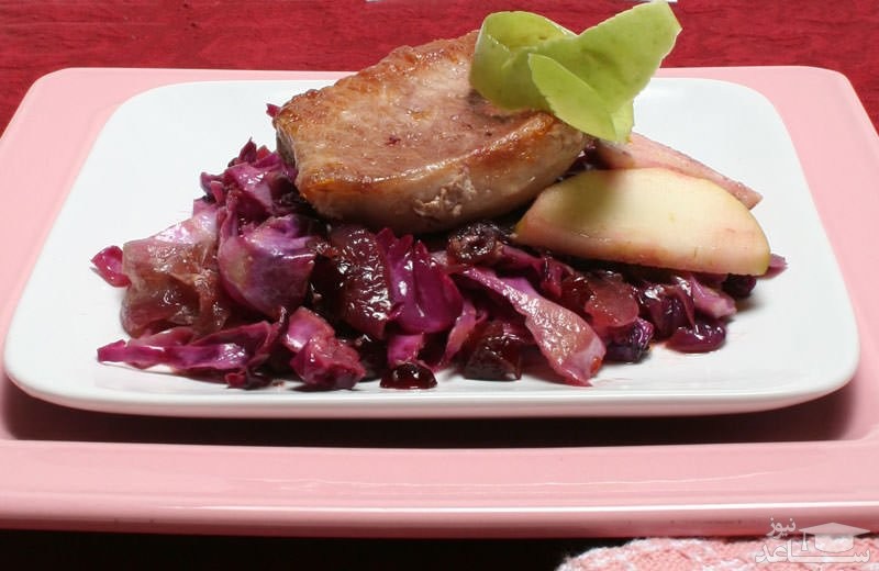 گوشت مخصوص با کلم گنده قرمز