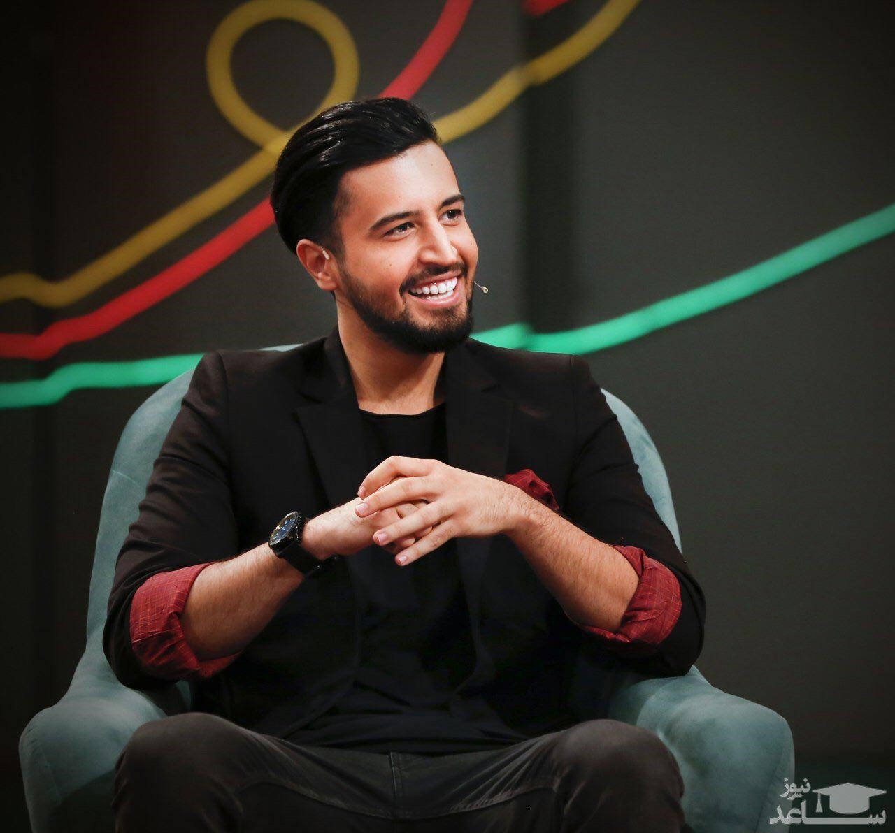 مهرداد صدیقیان در کنار مادر و برادرش