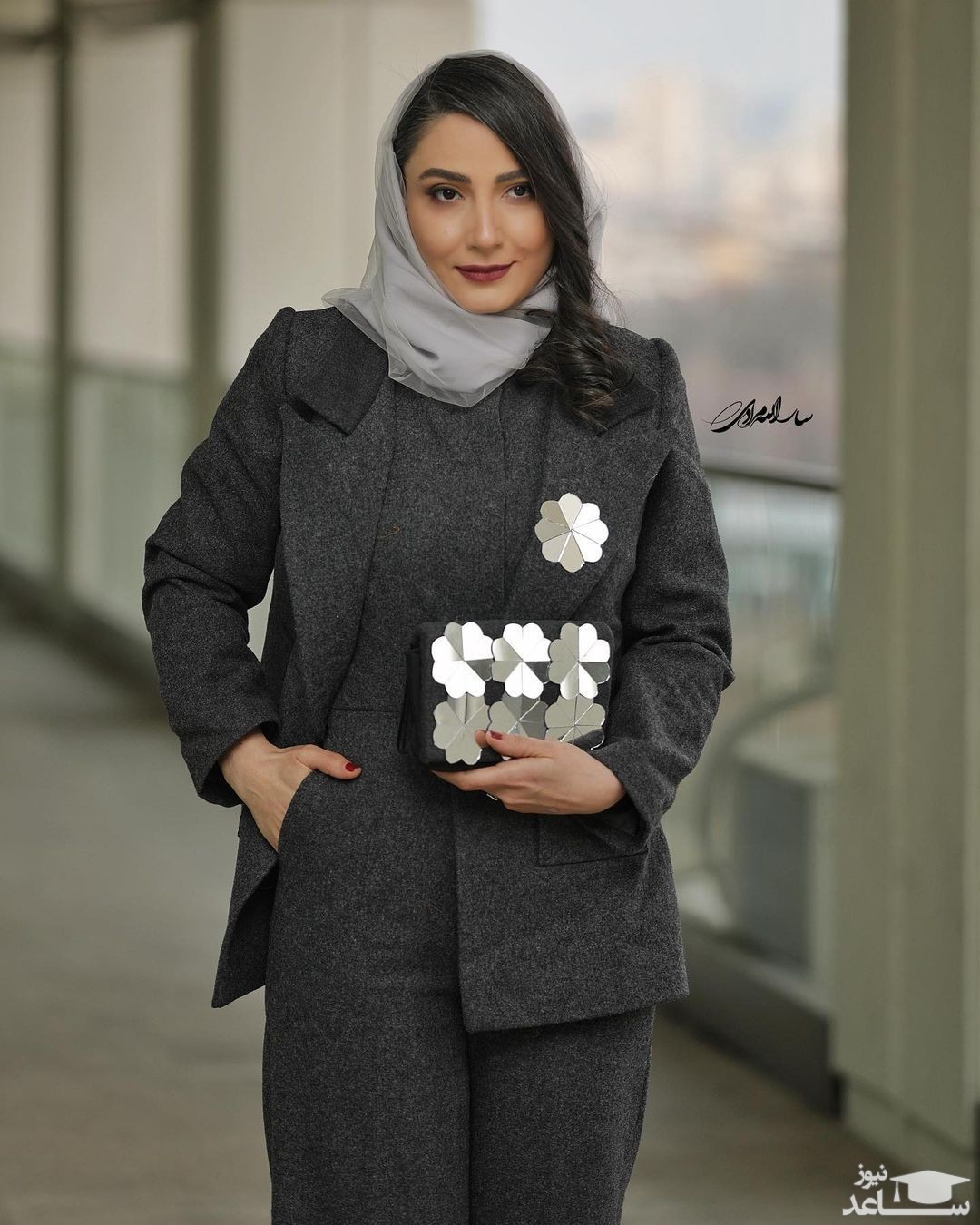 عروسک گلین سریال جیران در دستان بازیگر نقش گلین