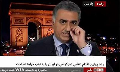 (فیلم) اعترافات طرفدار دو آتیشه ربع پهلوی: رضا پهلوی یک آدم جنلتمن واقعیه