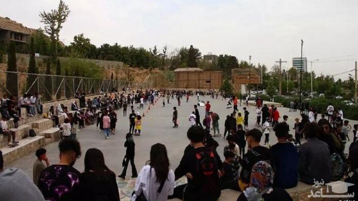 روزنامه اطلاعات: به موی سر و ابروی دختر و پسرها گیر ندهید؛ در عوض با او رفیق و همدل شوید