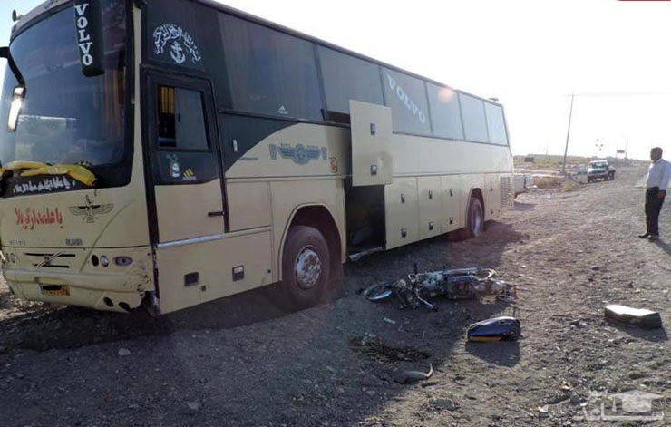 اتوبوس ولوو با ۲۳ مسافر دچار سانحه شد