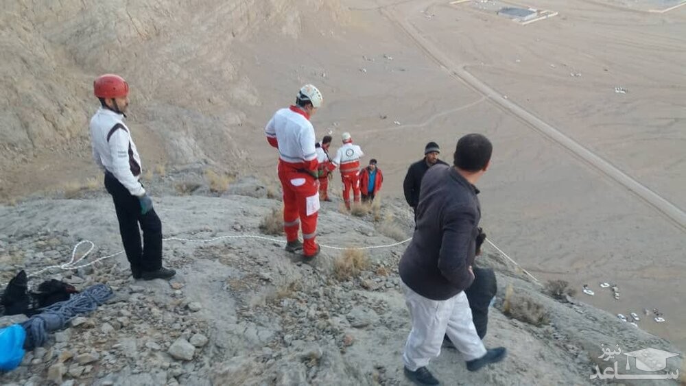نجات جان ۱۳ دانش آموز گرفتار در ارتفاعات «چشمه لادر»