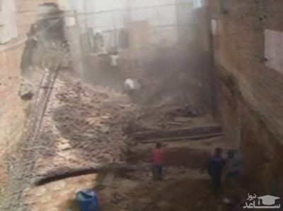 (فیلم) ریزش دیوار بر روی کارگران ساختمانی به دلیل حفاری غیراصولی