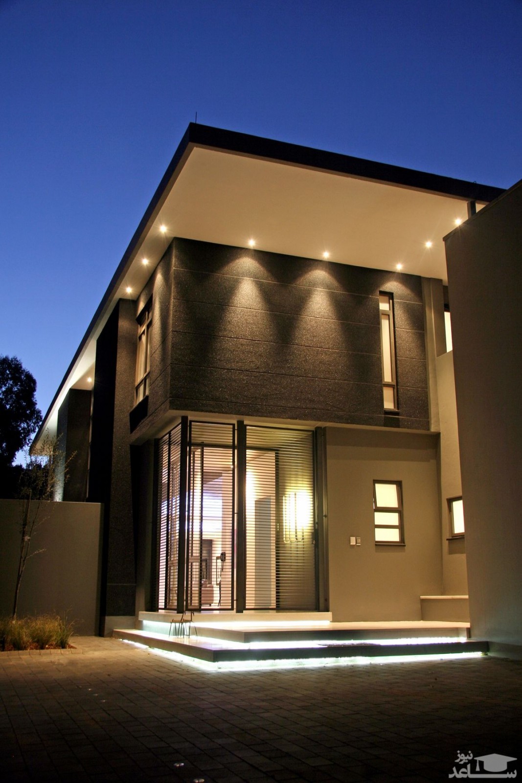 آموزش گام به گام نورپردازی نمای بیرونی یک ساختمان ویلایی