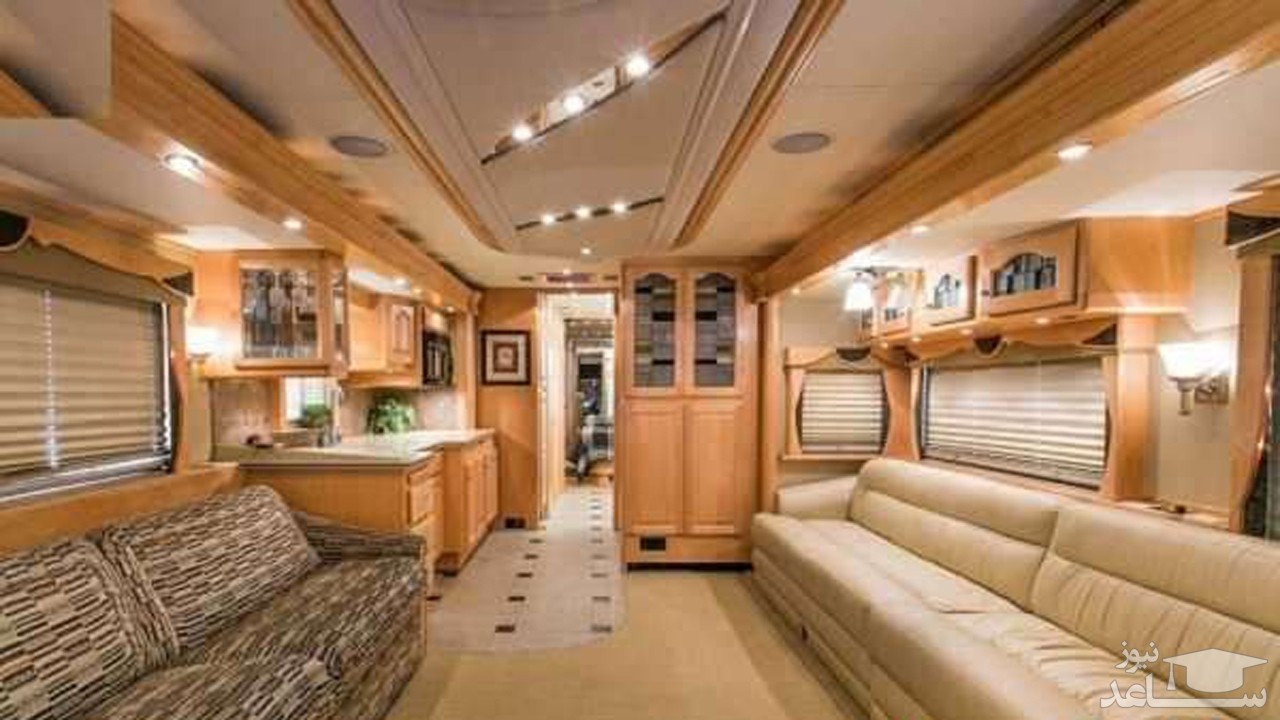 (فیلم) ساخت اتوبوسی با تمام امکانات رفاهی برای زندگی