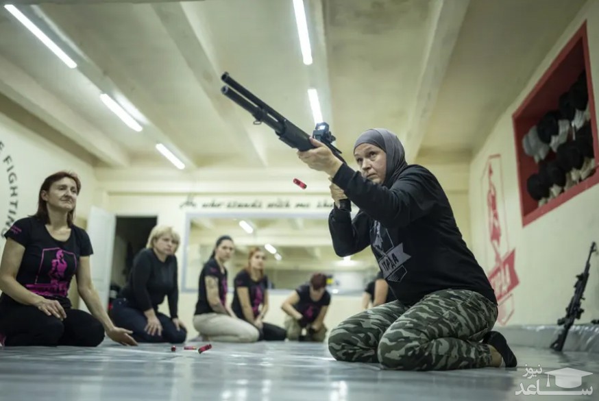 آموزش های نظامی شهروندان غیرنظامی اوکراین در شهر کی یف به منظور آمادگی برای جنگ احتمالی با روسیه/ رویترز و آسوشیتدپرس