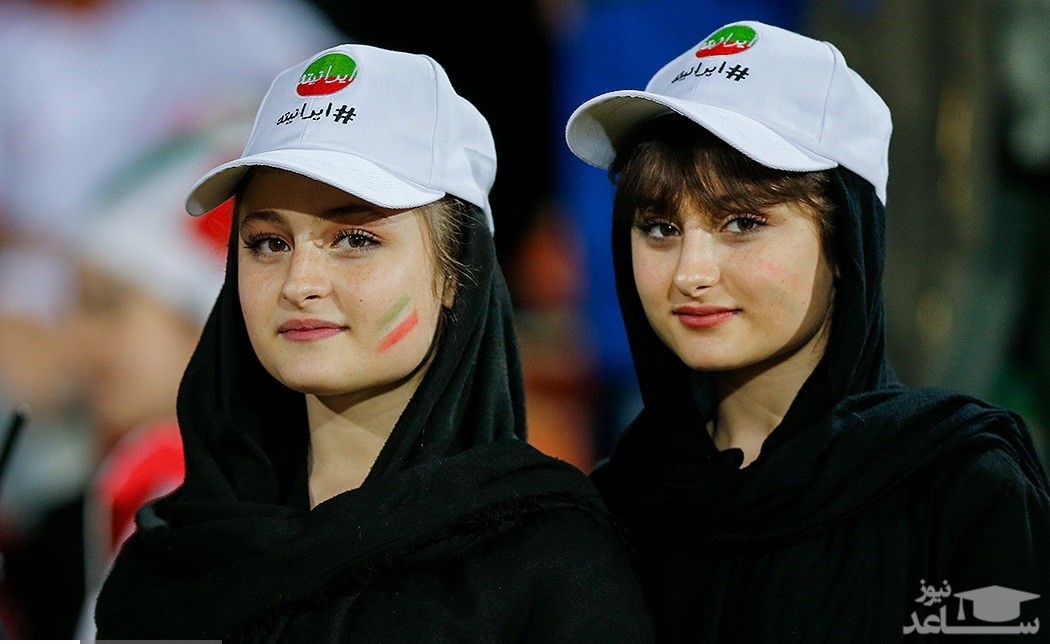 (عکس) حضور سارا و نیکا در استادیوم آزادی و واکنش محسن تنابنده