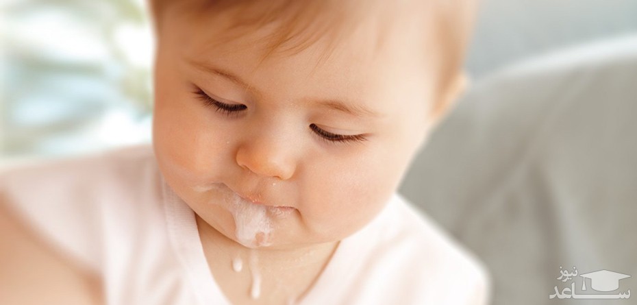 دلایل بالا آوردن شیر در نوزادان
