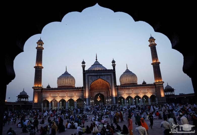 افطاری ماه رمضان در مسجد جامع شهر دهلی هند/ رویترز