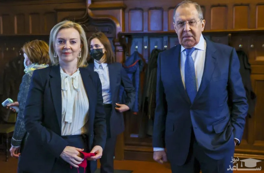 دیدار وزرای خارجه انگلیس (سمت چپ) و روسیه در مسکو