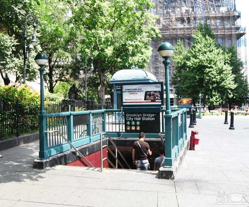 پله های ورودی  ایستگاه متروی نیویورک