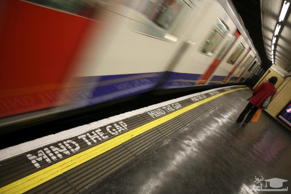 (فیلم) لحظه وحشتناک سقوط یک مسافر روی ریل قطار