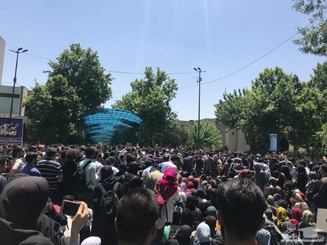 صبح‌نو: معترضان دانشگاه تهران داعشی بودند