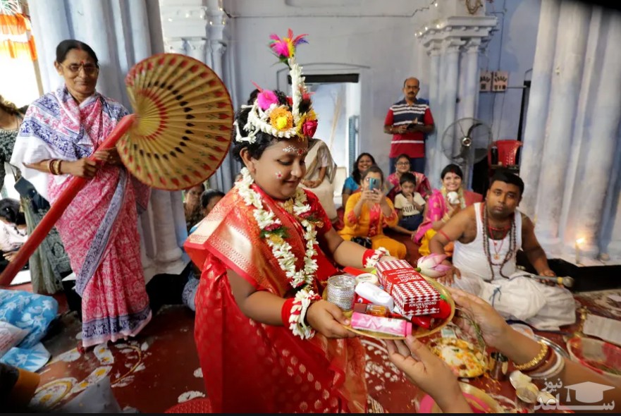 جشنواره آیینی "دورگا پوجا" در هند/ EPA