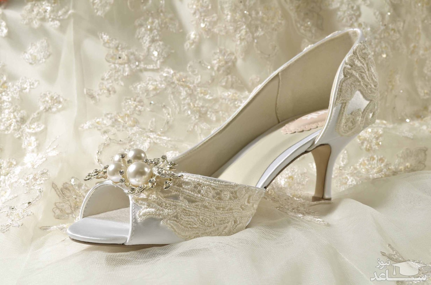 زیباترین مدل های کفش عروس پاشنه کوتاه