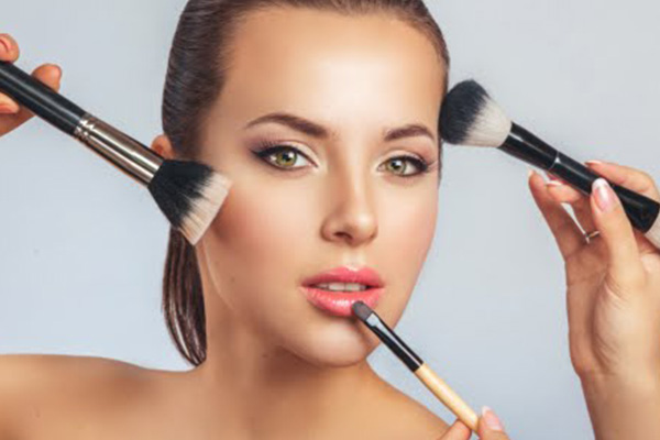 با این نکات آرایشی جوان تر شوید