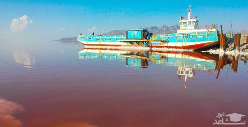 کشتی آرتمیا پس از هفت سال در دریاچه ارومیه شناور شد