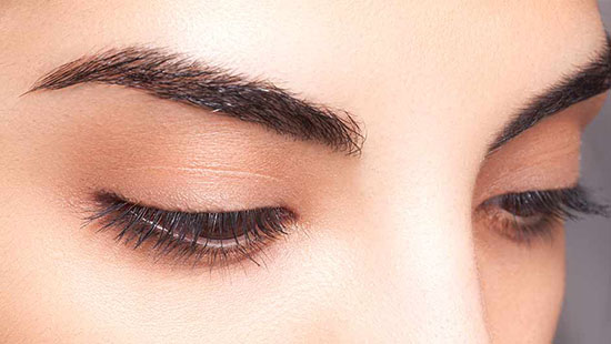 روش‌های طبیعی برای داشتن ابرو‌های پرپشت