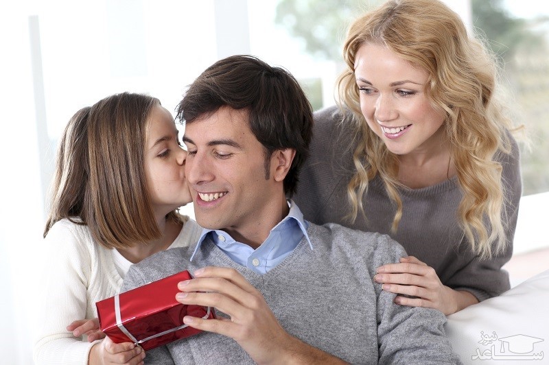 نکاتی برای تربیت دختران شاد و موفق