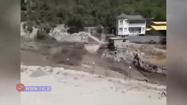 (فیلم) لحظه هولناک جاری شدن سیل در گزنک مازندران