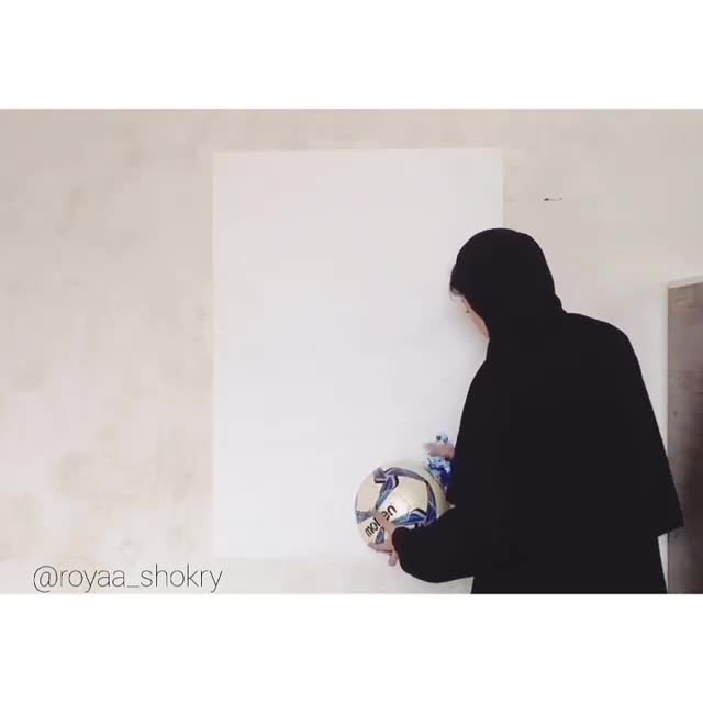 طراحی چهره فرهاد مجیدی با توپ رنگی!