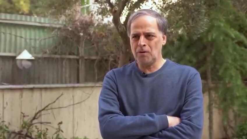 (فیلم) کرونا تهدیدی که شاید فرصت شود/ همراه شدن آقای شاعر با پویش کرونا را شکست می دهیم