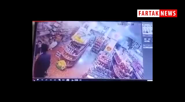 (فیلم) لحظه وقوع زلزله در یکی از فروشگاه های شهر