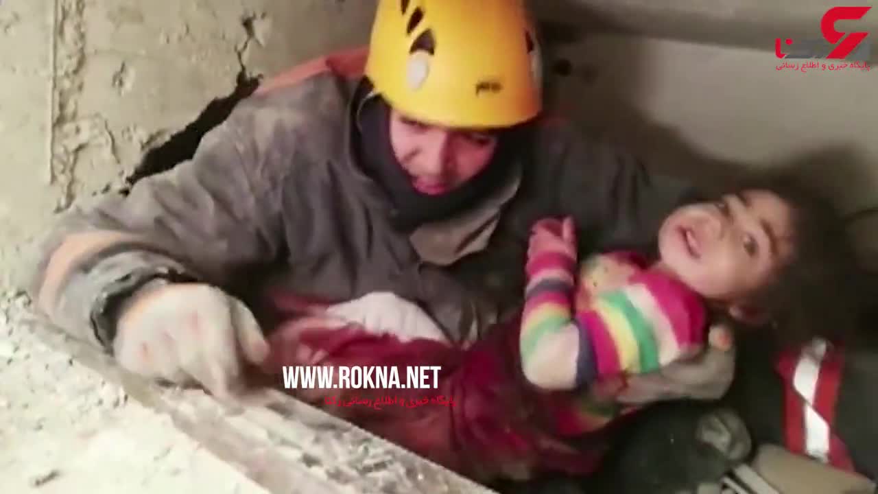 (فیلم) لحظه نجات کودک 3 ساله از زیر آوار زلزله ترکیه