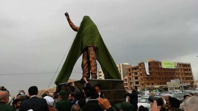 (فیلم) تندیس سردار سلیمانی در اهواز رونمایی شد