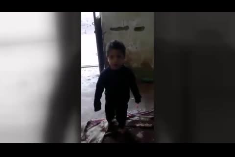 (فیلم) صحبت‌های دردناک یک کودک بلوچ: داریم از سرما می‌میریم