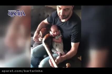 (فیلم) تار نوازی بازیگر سریال «دلدار» برای نوزادش