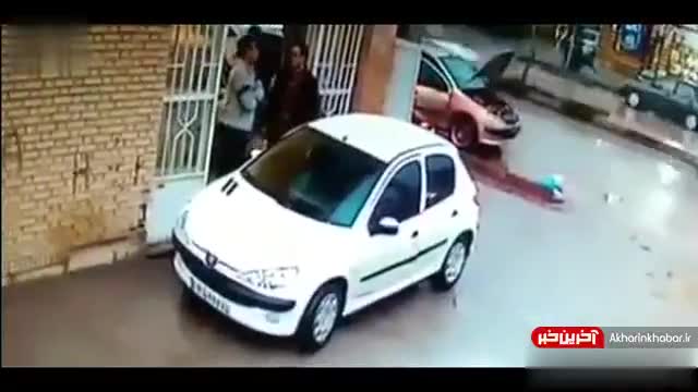 (فیلم) باز شدن ایربگ‌های یک پژو ۲۰۶ در حالت پارک!