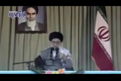 (فیلم) واکنش جالب رهبر انقلاب به ایستادن مردم در زیر باران در هنگام سخنرانی ایشان