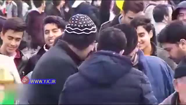 (فیلم) توزیع وام در راهپیمایی ۲۲ بهمن!