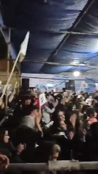 (فیلم) بساط جشن و سرور در میتینگ انتخاباتی تاجگردون