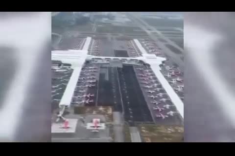 (فیلم) زمینگیر شدن ۹۰ درصد هواپیماهای «ایرآسیا» به خاطر کرونا