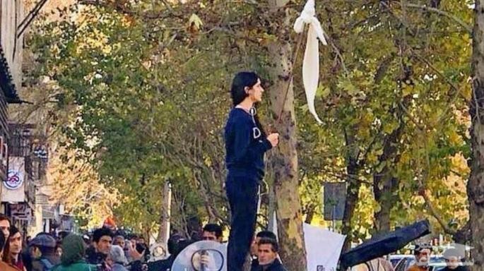 نظر روحانیون درباره برداشتن روسری