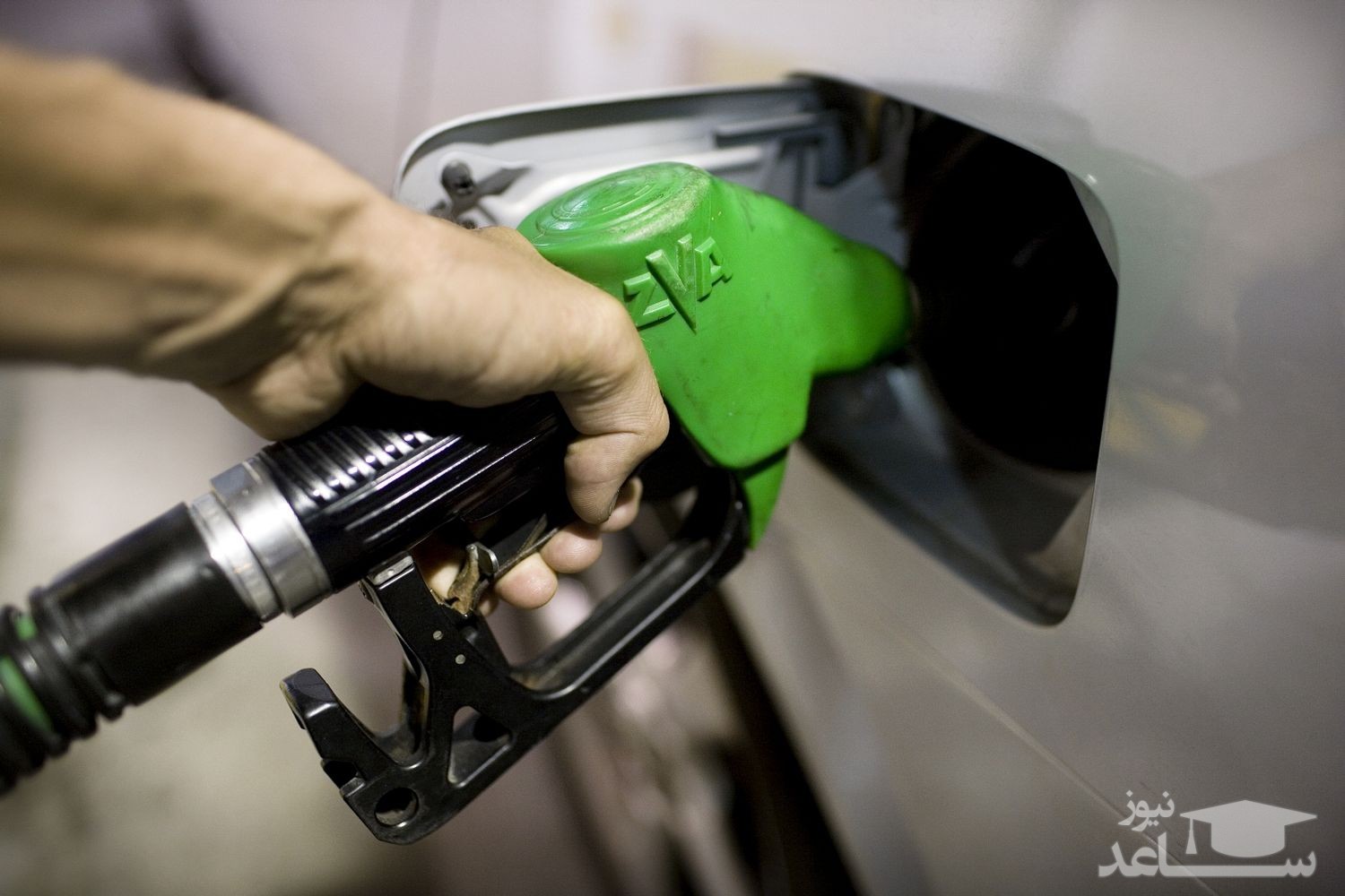 در نخستین روز سال مصرف بنزین ۱۸.۸ درصد رشد کرد/ بیش از ۱۰۰ میلیون لیتر بنزین دود شد