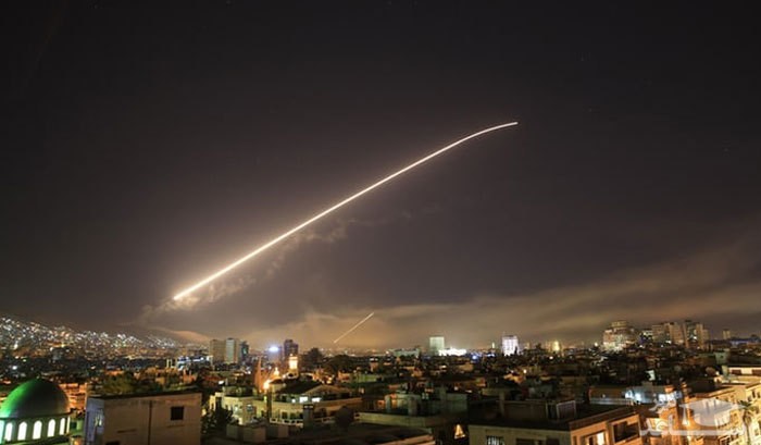 حمله هوایی آمریکا و متحدانش به سوریه