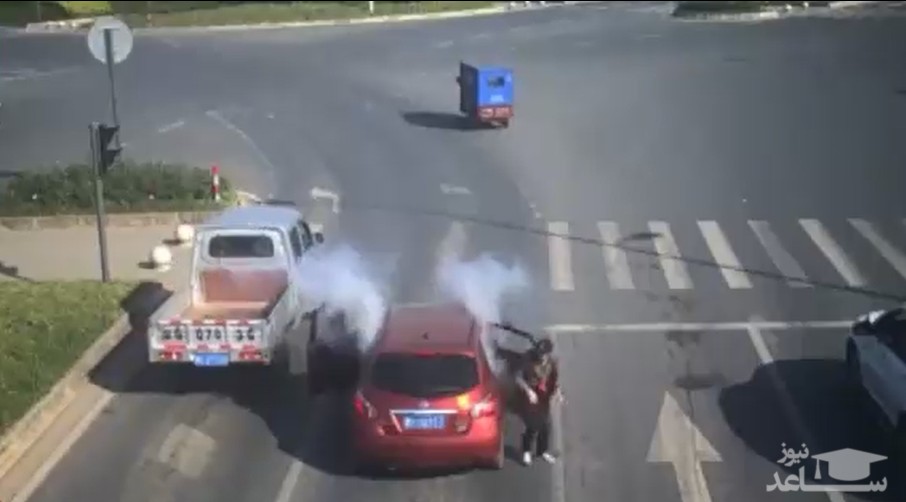 (فیلم) لحظه انفجار مواد آتش بازی، داخل خودرو!