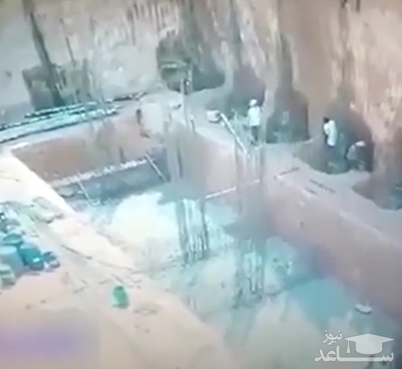 (فیلم) لحظه مدفون شدن ۴ کارگر زیر آوار خاک و سنگ