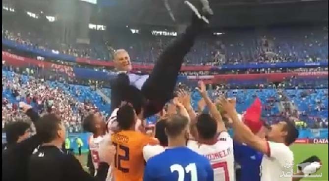 (فیلم)شادی اردوی تیم ملی فوتبال و پرتاب کی روش به هوا