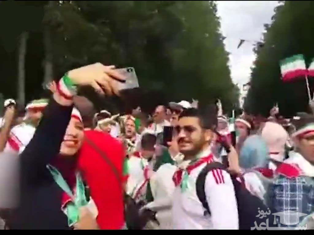 (فیلم) هم خوانی سالار عقیلی با مردم در سنت‌پترزبورگ