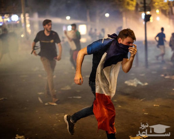 (عکس) شادی مردم فرانسه پس از پیروزی به شورشی عظیم تبدیل شد!