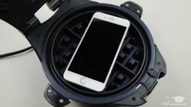 (فیلم) وقتی آیفون ۸ را لای ساندویچ ساز بگذاریم