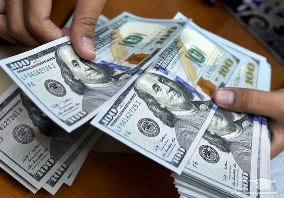 قیمت دلار با بسته جدید به 8000 تومان می‌رسد